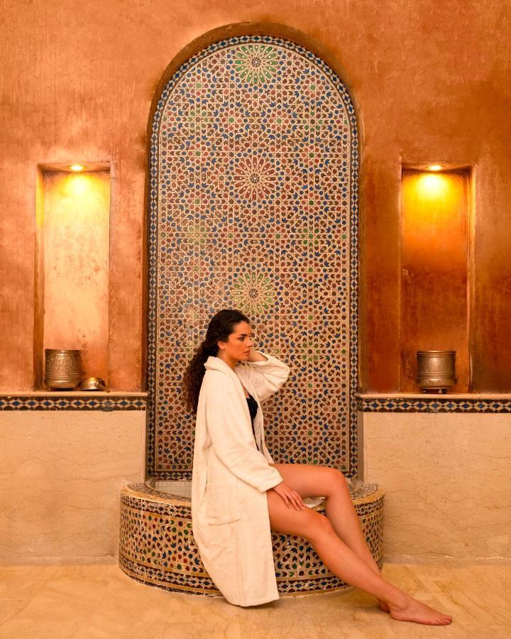 Tikida Golf Palace Agadir Exterior foto A woman in a hammam