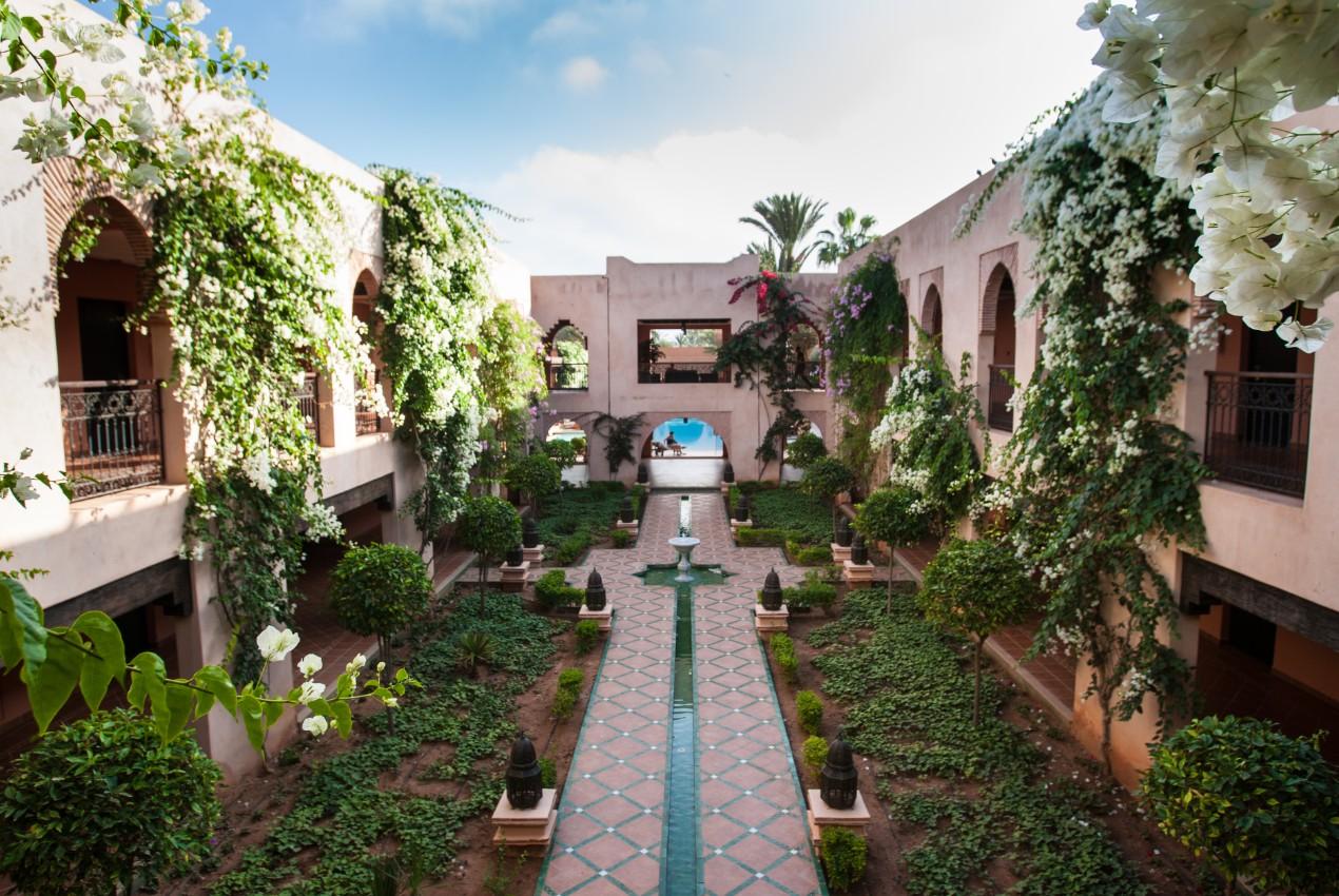 Tikida Golf Palace Agadir Exterior foto The hotel's courtyard